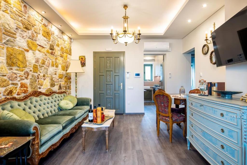 Queen'S Stone Legend, Royal Living By Acropolis Athènes Extérieur photo